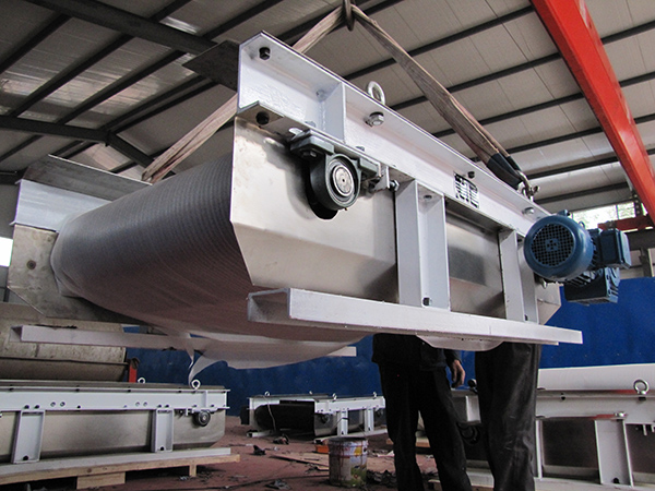 自卸永磁除铁器